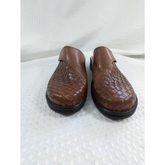 NWOT! PREDICTIONS! WOVEN NUTMEG BROWN GENUINE LEATHER ADJUSTABLE CLOGS! SZ 6.5 - Picture 5 of 10